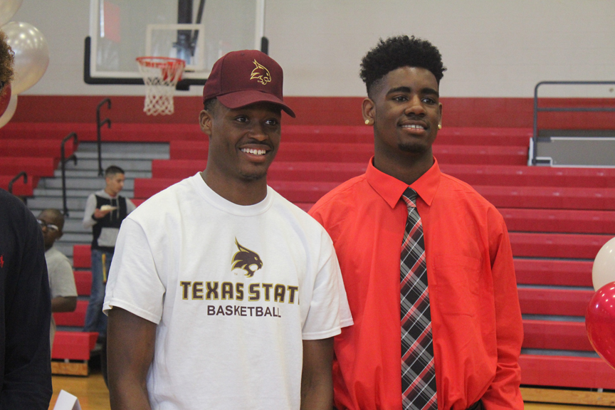 Seniors Shelby Adams and Rayshawn Dotson sign to play basketball in college