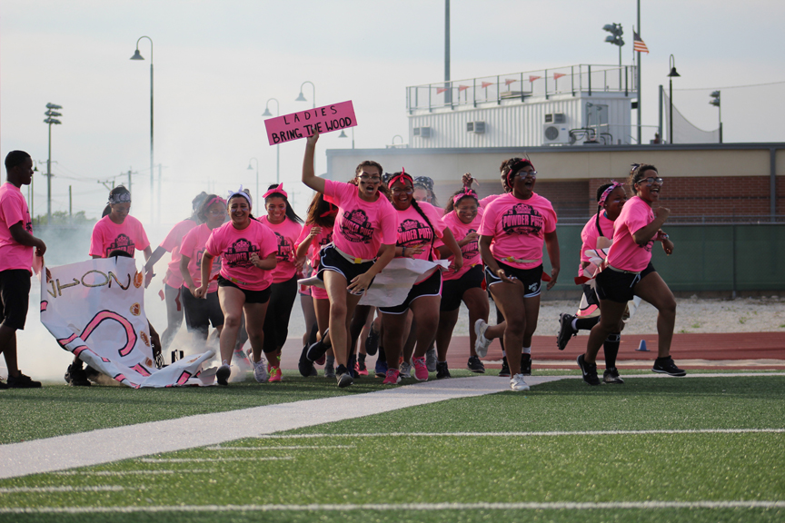 Seniors win Powder Puff