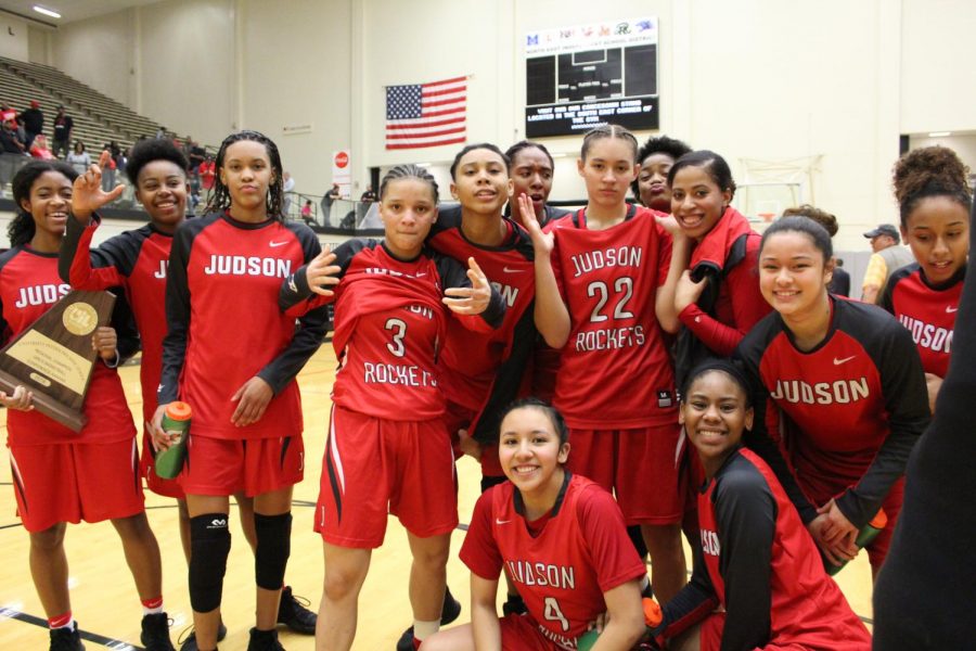 Girls basketball advances to Final Four