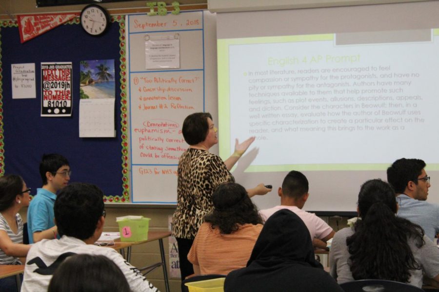 Mrs. Alexis McJilton teaches her third period, AP English 4 class. McJilton is also the IB Diploma Coordinator.