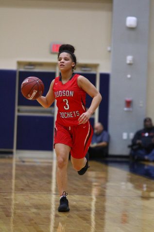 Through hardship and perseverance, senior Corina Carter commits to the Lobos