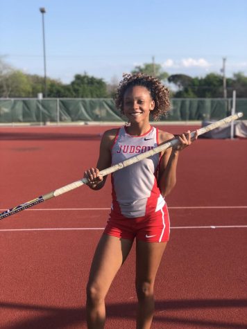 Senior Kira Johnson breaks school record in pole vault