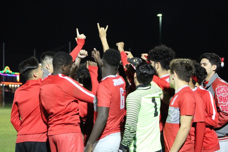 Boys soccer falls to Smithson Valley