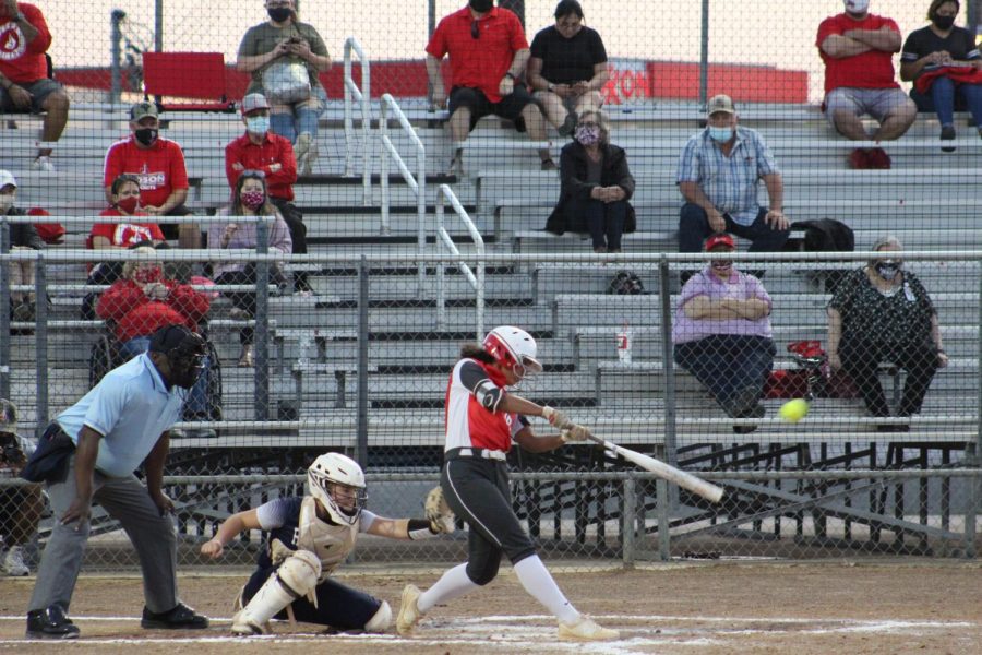 Softball beats Smithson Valley