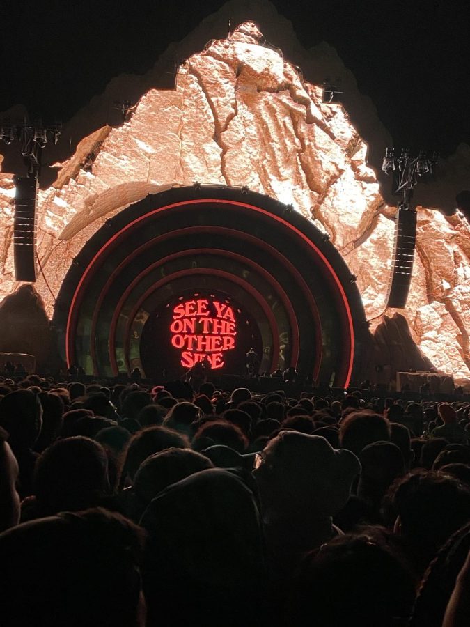 Fans+wait+for+Travis+Scott+to+take+the+stage+at+Astroworld.+The+festival+quickly+went+south+when+attendees+began+compressing+towards+the+stage.
