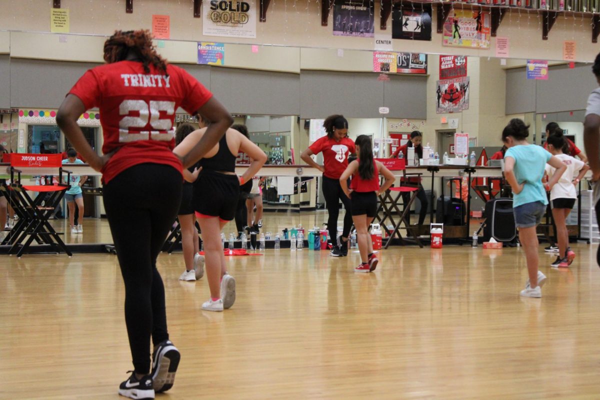 Power in every pose. Alanah Price strikes a pose while dancing with kids after teaching them a dance at the Junior Diamond Dance Clinic on August 31, 2024.
